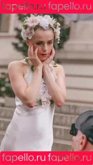 AdventuresSabrina / Kiernan Shipka / kiernanshipka Onlyfans Photo Gallery 