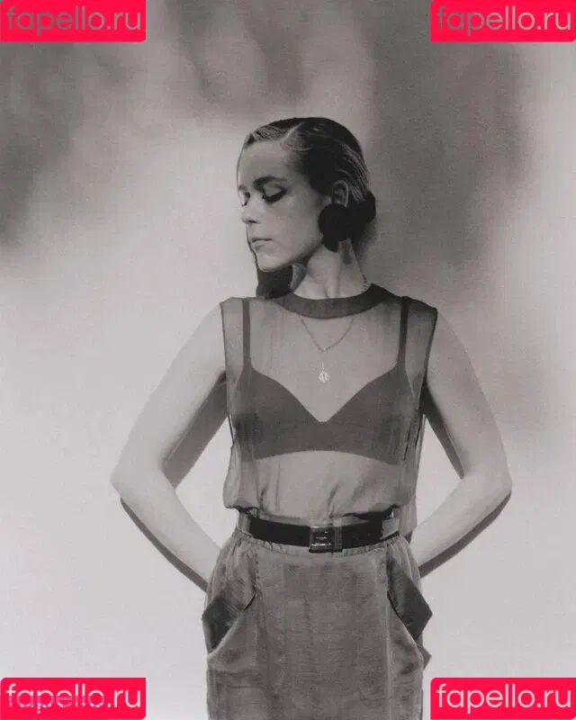 AdventuresSabrina / Kiernan Shipka / kiernanshipka Onlyfans Photo Gallery 