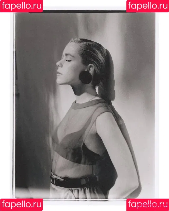 AdventuresSabrina / Kiernan Shipka / kiernanshipka Onlyfans Photo Gallery 