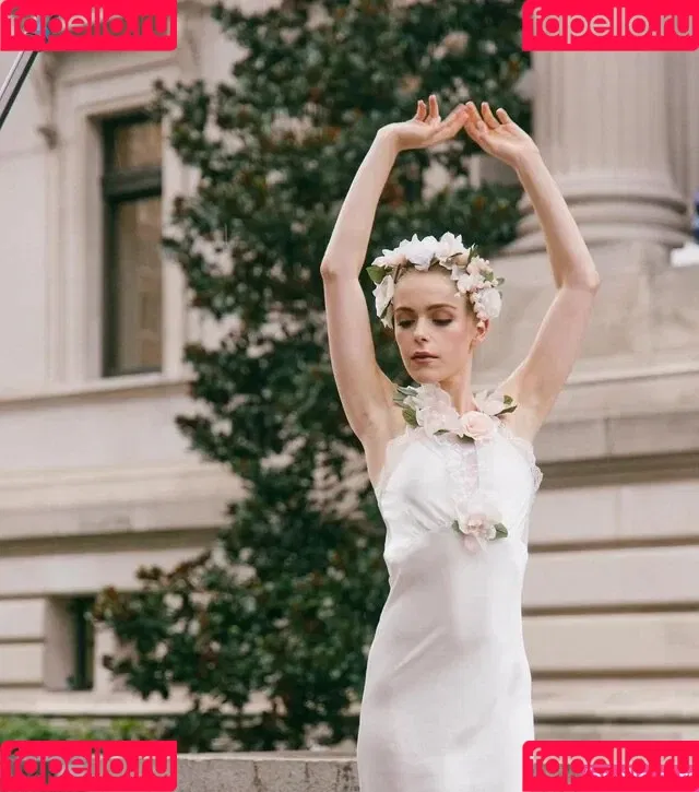 AdventuresSabrina / Kiernan Shipka / kiernanshipka Onlyfans Photo Gallery 