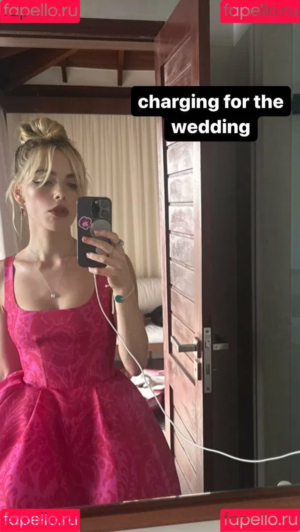AdventuresSabrina / Kiernan Shipka / kiernanshipka Onlyfans Photo Gallery 