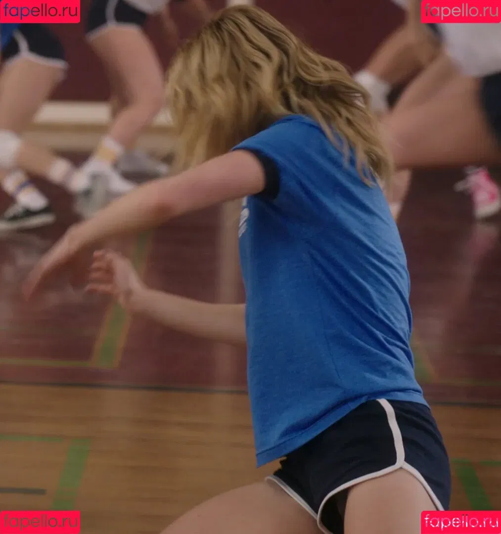 AdventuresSabrina / Kiernan Shipka / kiernanshipka Onlyfans Photo Gallery 