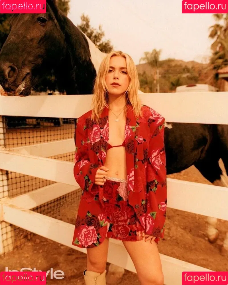 AdventuresSabrina / Kiernan Shipka / kiernanshipka Onlyfans Photo Gallery 