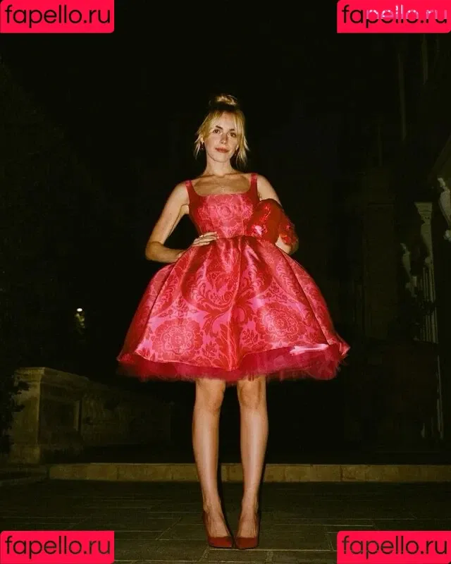 AdventuresSabrina / Kiernan Shipka / kiernanshipka Onlyfans Photo Gallery 