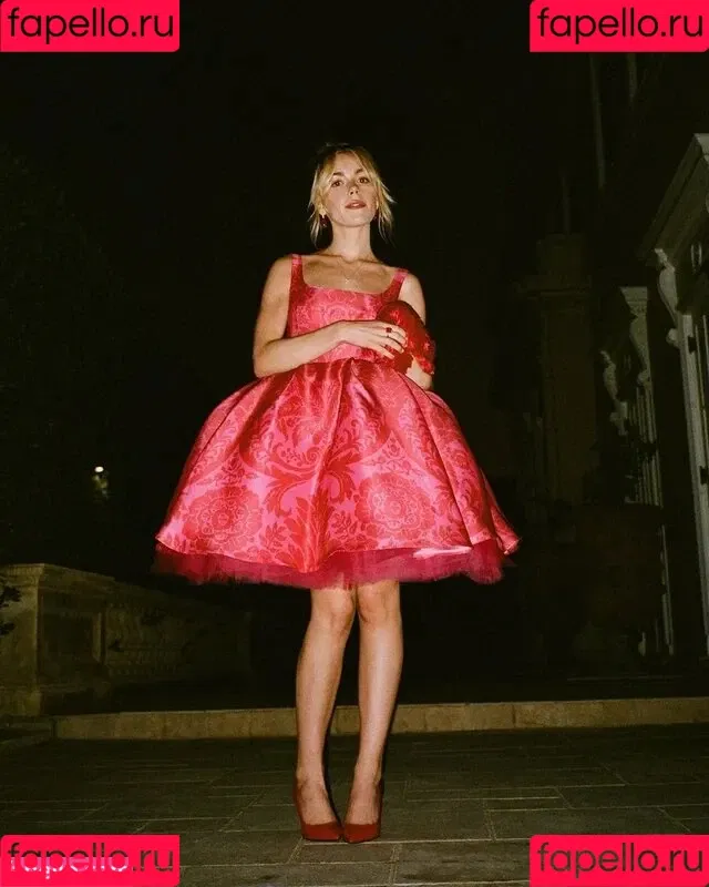 AdventuresSabrina / Kiernan Shipka / kiernanshipka Onlyfans Photo Gallery 