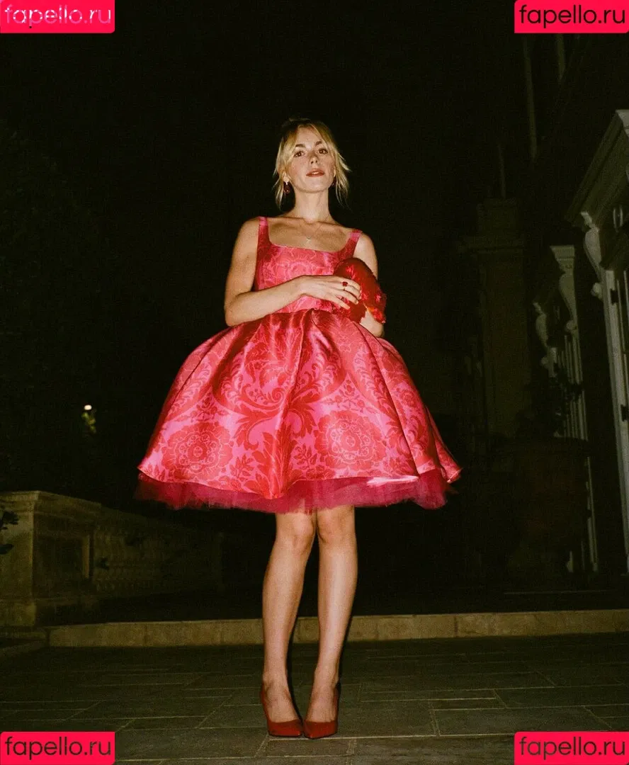 AdventuresSabrina / Kiernan Shipka / kiernanshipka Onlyfans Photo Gallery 