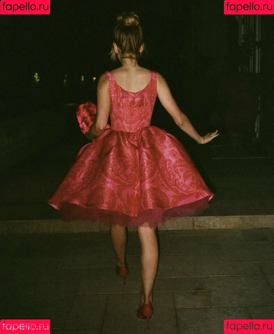 AdventuresSabrina / Kiernan Shipka / kiernanshipka Onlyfans Photo Gallery 