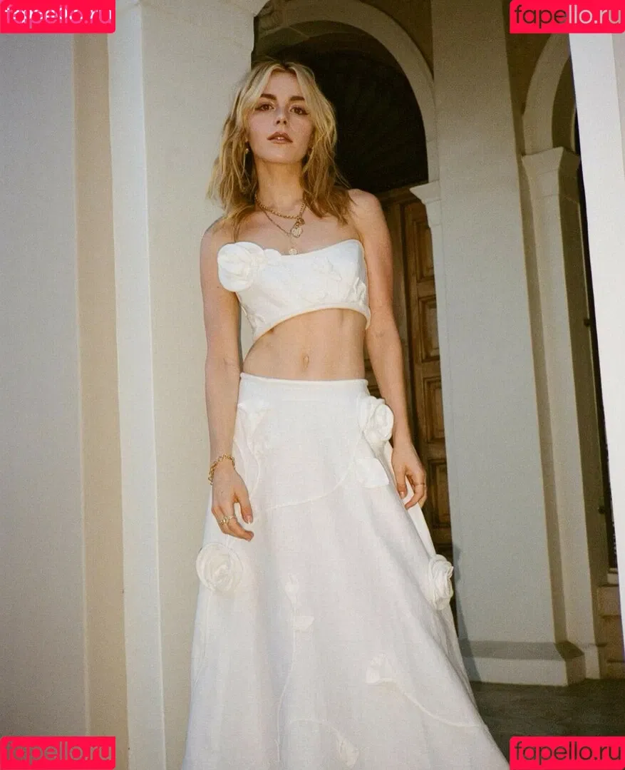 AdventuresSabrina / Kiernan Shipka / kiernanshipka Onlyfans Photo Gallery 
