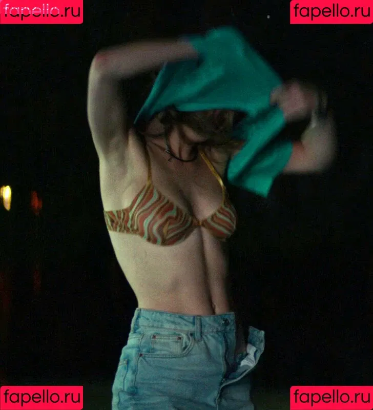 AdventuresSabrina / Kiernan Shipka / kiernanshipka Onlyfans Photo Gallery 