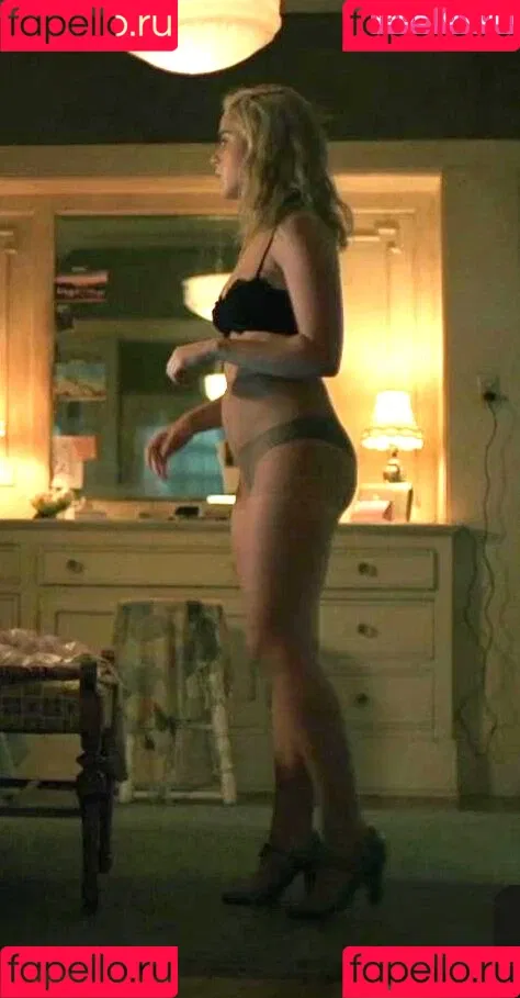 AdventuresSabrina / Kiernan Shipka / kiernanshipka Onlyfans Photo Gallery 