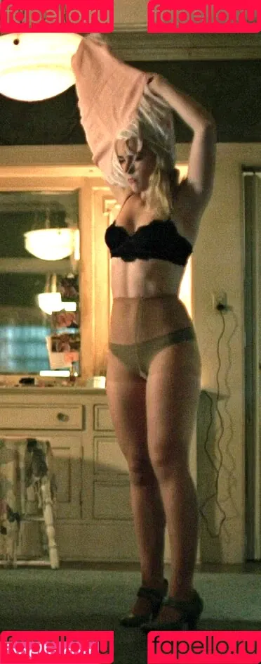 AdventuresSabrina / Kiernan Shipka / kiernanshipka Onlyfans Photo Gallery 