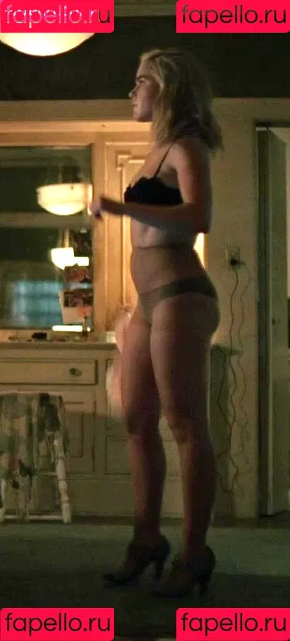 AdventuresSabrina / Kiernan Shipka / kiernanshipka Onlyfans Photo Gallery 