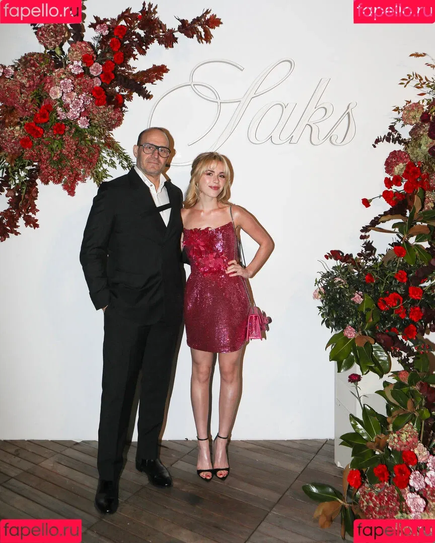 AdventuresSabrina / Kiernan Shipka / kiernanshipka Onlyfans Photo Gallery 