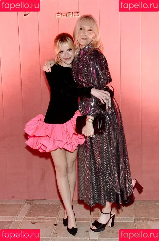 AdventuresSabrina / Kiernan Shipka / kiernanshipka Onlyfans Photo Gallery 