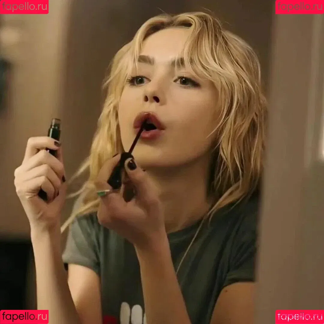 AdventuresSabrina / Kiernan Shipka / kiernanshipka Onlyfans Photo Gallery 