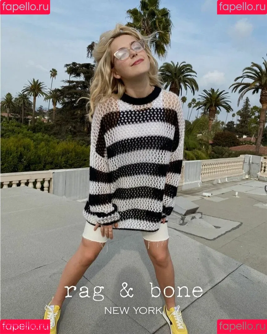 AdventuresSabrina / Kiernan Shipka / kiernanshipka Onlyfans Photo Gallery 
