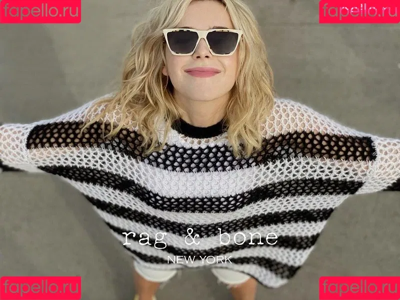 AdventuresSabrina / Kiernan Shipka / kiernanshipka Onlyfans Photo Gallery 