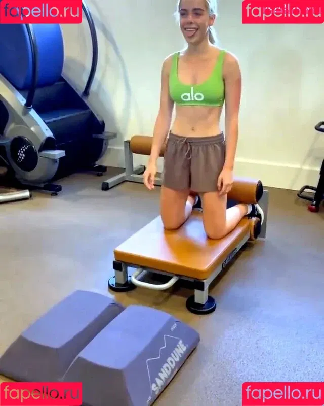 AdventuresSabrina / Kiernan Shipka / kiernanshipka Onlyfans Photo Gallery 