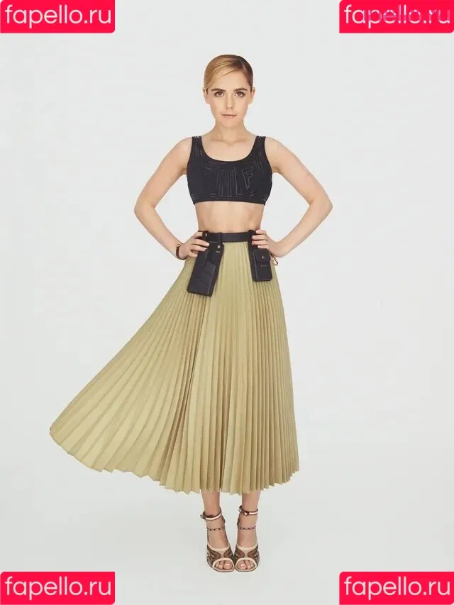AdventuresSabrina / Kiernan Shipka / kiernanshipka Onlyfans Photo Gallery 