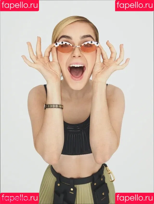 AdventuresSabrina / Kiernan Shipka / kiernanshipka Onlyfans Photo Gallery 