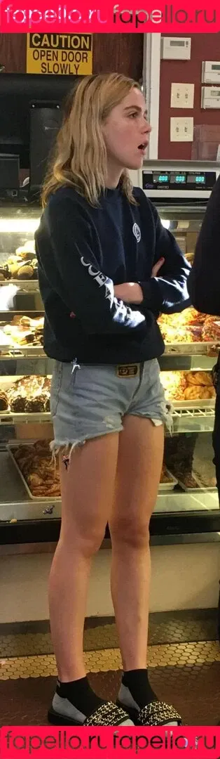 AdventuresSabrina / Kiernan Shipka / kiernanshipka Onlyfans Photo Gallery 