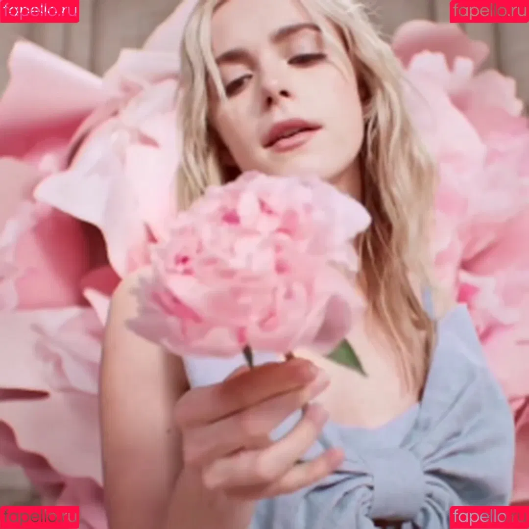 AdventuresSabrina / Kiernan Shipka / kiernanshipka Onlyfans Photo Gallery 