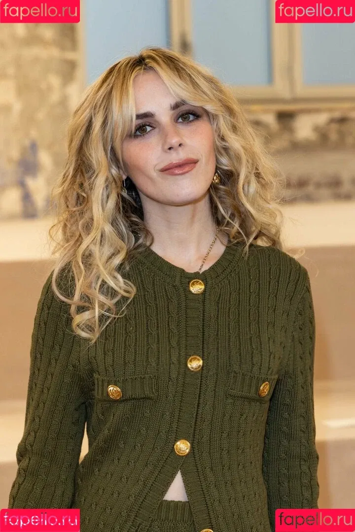 AdventuresSabrina / Kiernan Shipka / kiernanshipka Onlyfans Photo Gallery 