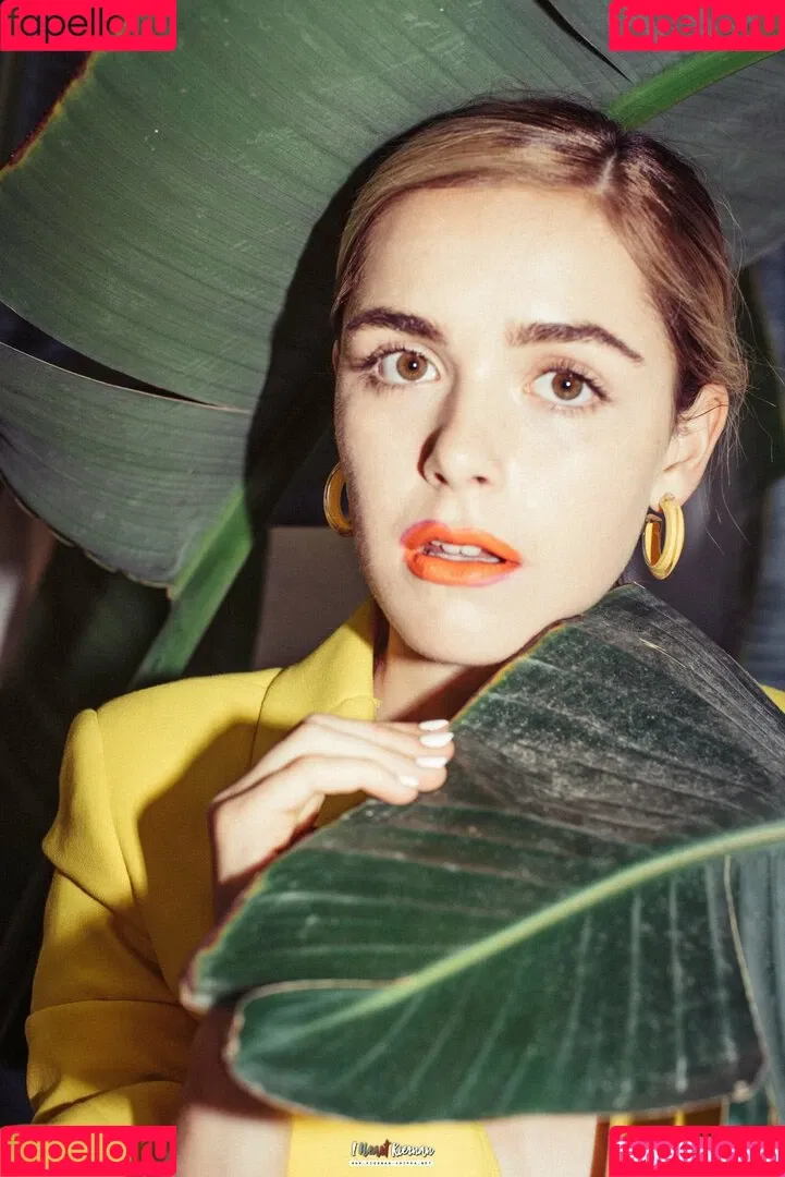 AdventuresSabrina / Kiernan Shipka / kiernanshipka Onlyfans Photo Gallery 