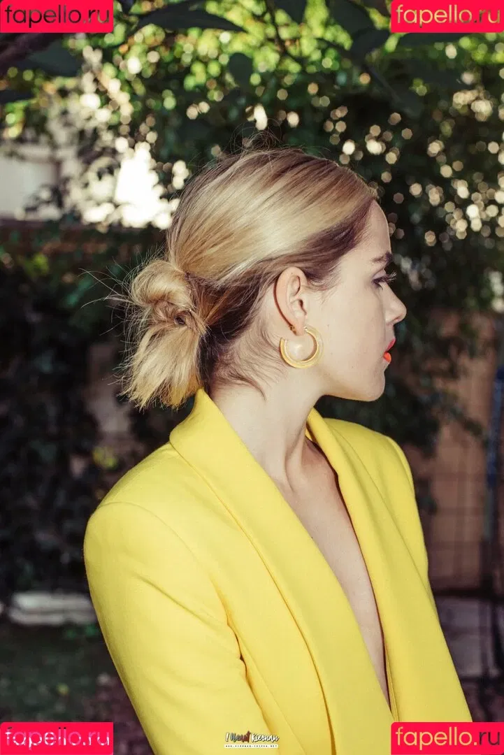 AdventuresSabrina / Kiernan Shipka / kiernanshipka Onlyfans Photo Gallery 