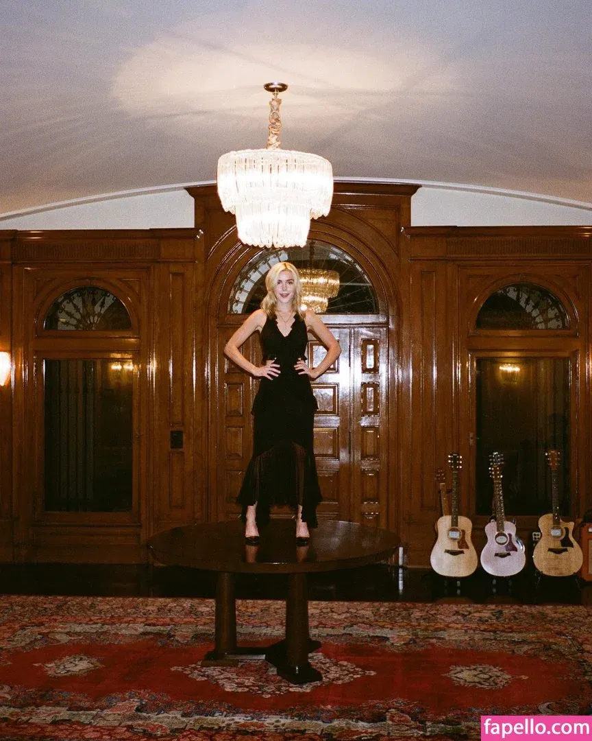 AdventuresSabrina / Kiernan Shipka / kiernanshipka Onlyfans Photo Gallery 