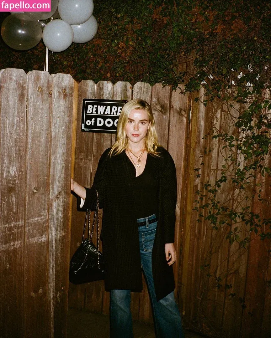 AdventuresSabrina / Kiernan Shipka / kiernanshipka Onlyfans Photo Gallery 