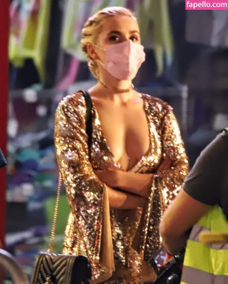 AdventuresSabrina / Kiernan Shipka / kiernanshipka Onlyfans Photo Gallery 