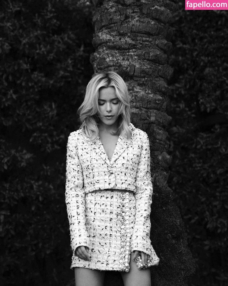 AdventuresSabrina / Kiernan Shipka / kiernanshipka Onlyfans Photo Gallery 