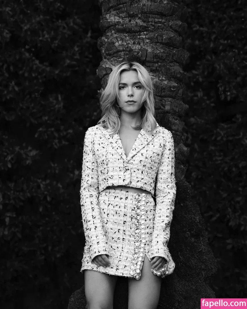 AdventuresSabrina / Kiernan Shipka / kiernanshipka Onlyfans Photo Gallery 