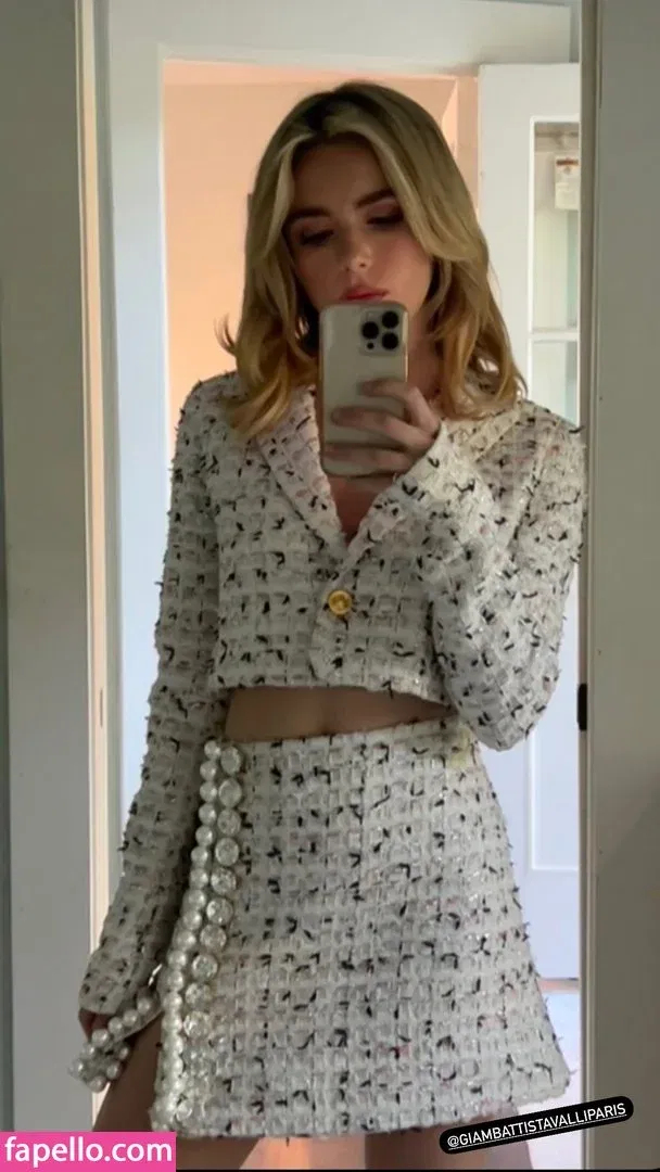 AdventuresSabrina / Kiernan Shipka / kiernanshipka Onlyfans Photo Gallery 