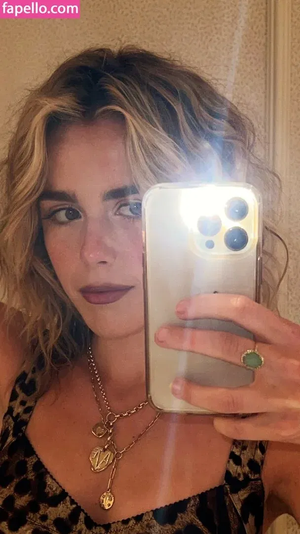 AdventuresSabrina / Kiernan Shipka / kiernanshipka Onlyfans Photo Gallery 