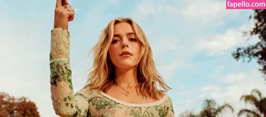 AdventuresSabrina / Kiernan Shipka / kiernanshipka Onlyfans Photo Gallery 