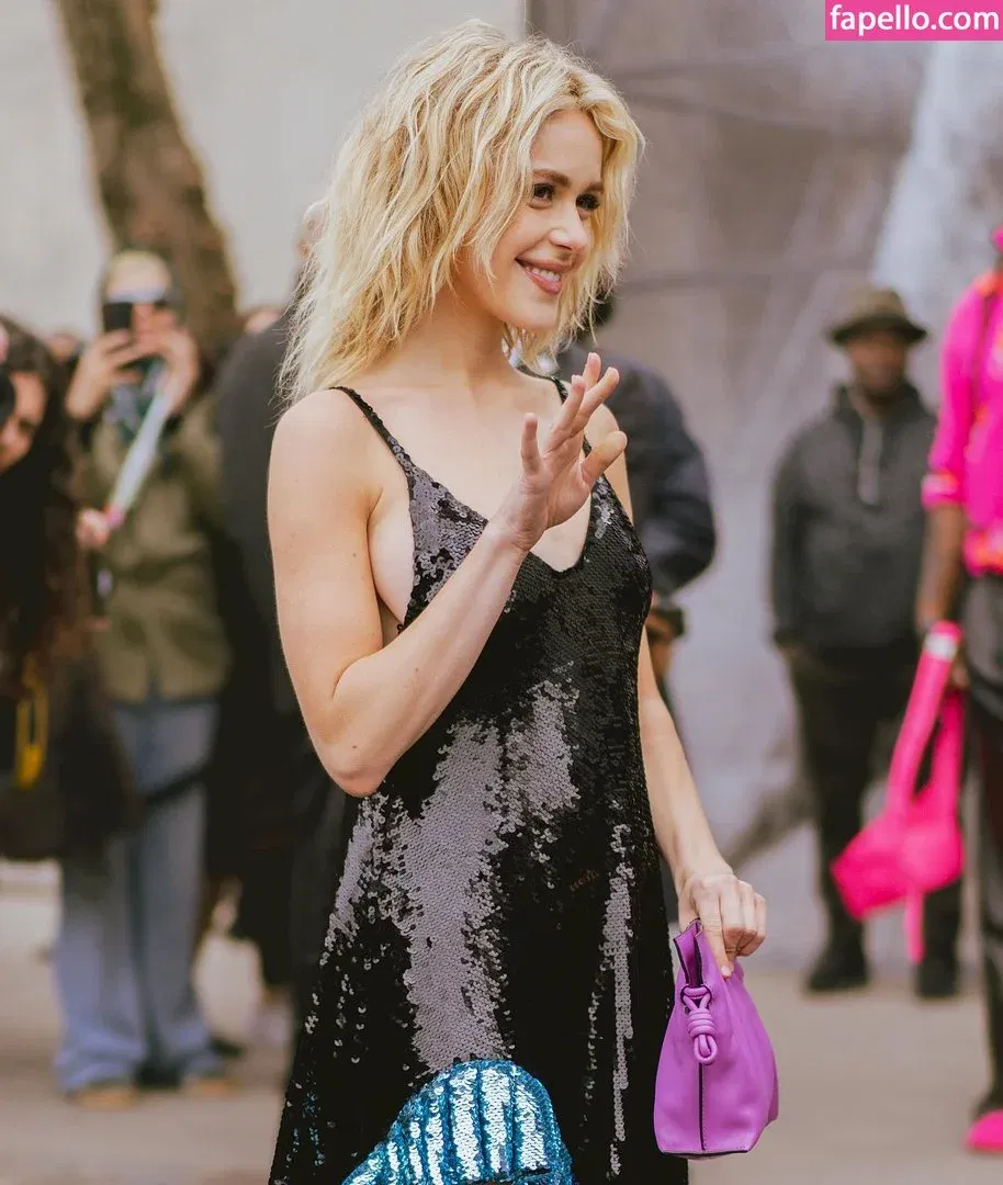 AdventuresSabrina / Kiernan Shipka / kiernanshipka Onlyfans Photo Gallery 