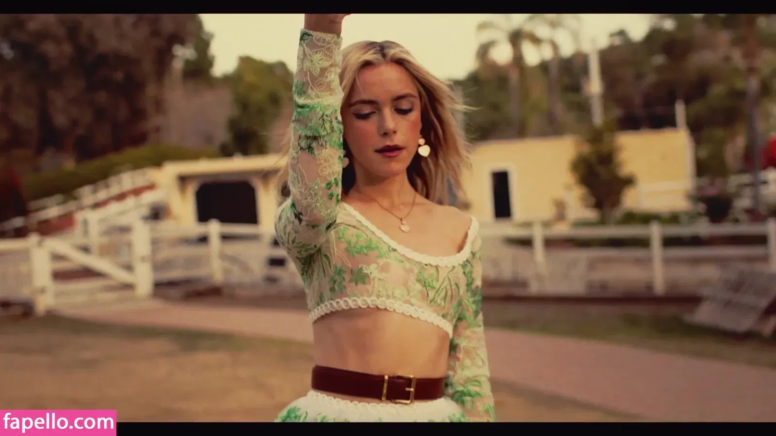 AdventuresSabrina / Kiernan Shipka / kiernanshipka Onlyfans Photo Gallery 