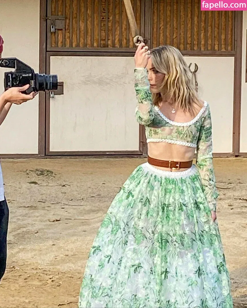 AdventuresSabrina / Kiernan Shipka / kiernanshipka Onlyfans Photo Gallery 