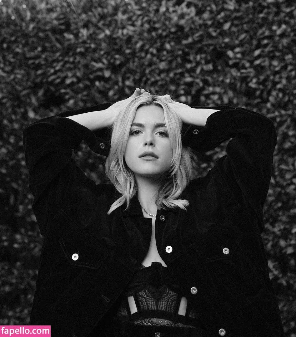 AdventuresSabrina / Kiernan Shipka / kiernanshipka Onlyfans Photo Gallery 