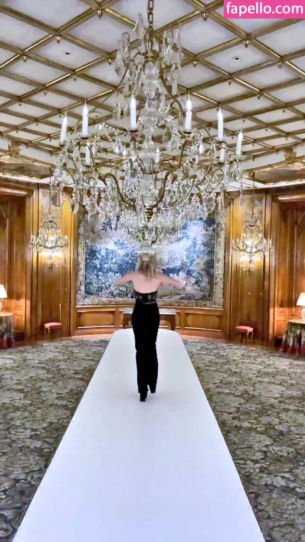 AdventuresSabrina / Kiernan Shipka / kiernanshipka Onlyfans Photo Gallery 