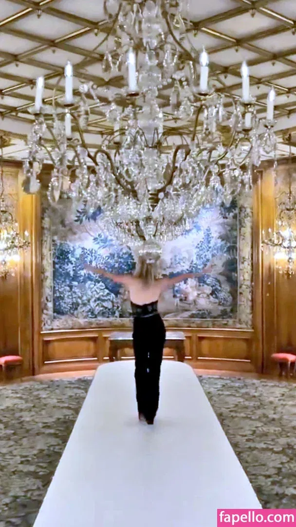 AdventuresSabrina / Kiernan Shipka / kiernanshipka Onlyfans Photo Gallery 