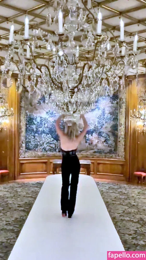 AdventuresSabrina / Kiernan Shipka / kiernanshipka Onlyfans Photo Gallery 