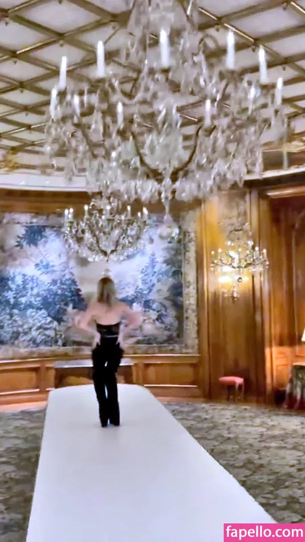 AdventuresSabrina / Kiernan Shipka / kiernanshipka Onlyfans Photo Gallery 