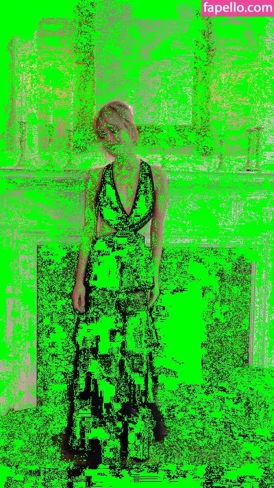 AdventuresSabrina / Kiernan Shipka / kiernanshipka Onlyfans Photo Gallery 