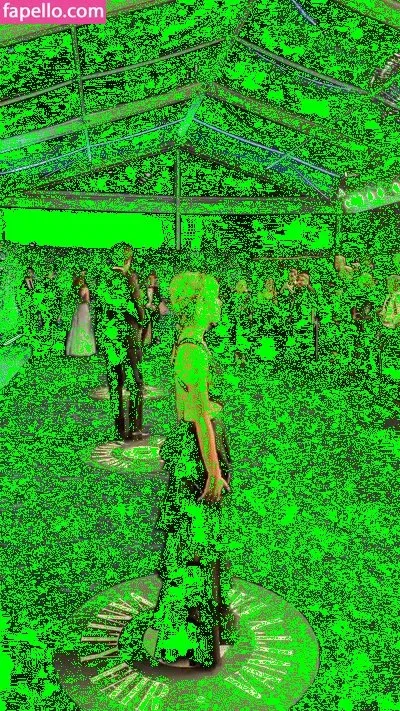 AdventuresSabrina / Kiernan Shipka / kiernanshipka Onlyfans Photo Gallery 