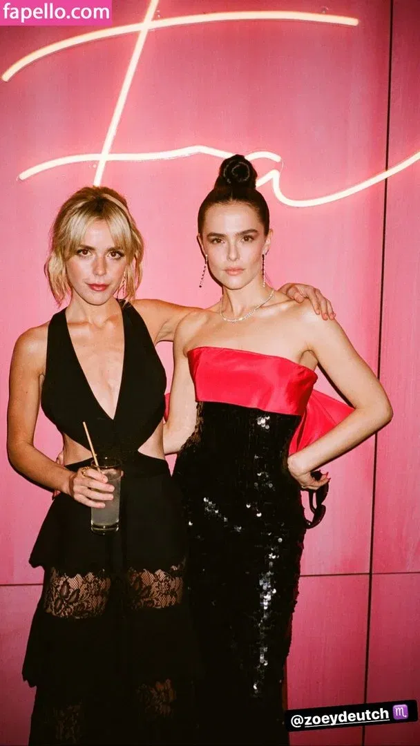 AdventuresSabrina / Kiernan Shipka / kiernanshipka Onlyfans Photo Gallery 