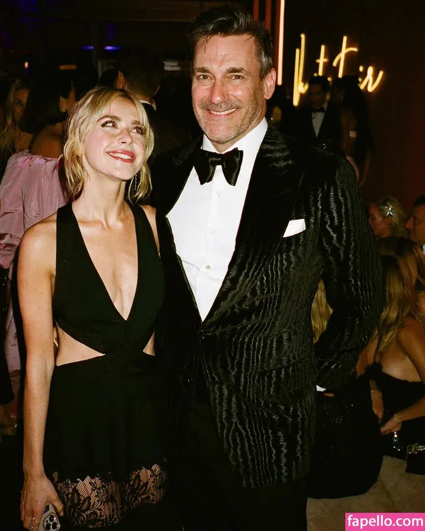 AdventuresSabrina / Kiernan Shipka / kiernanshipka Onlyfans Photo Gallery 