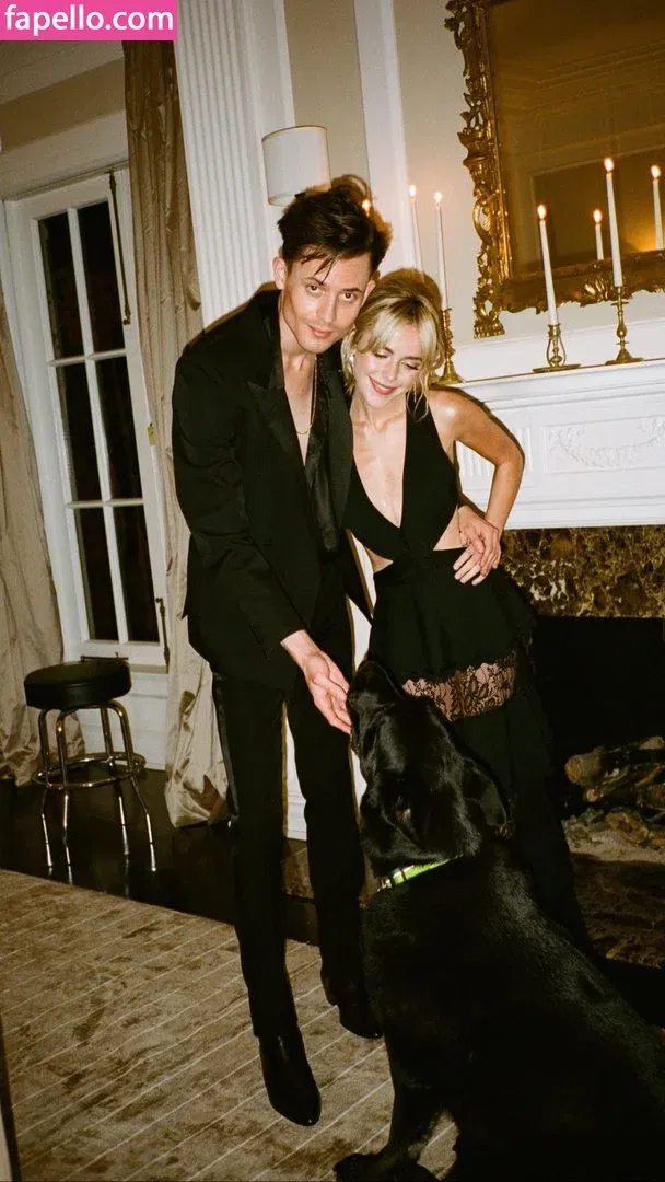 AdventuresSabrina / Kiernan Shipka / kiernanshipka Onlyfans Photo Gallery 